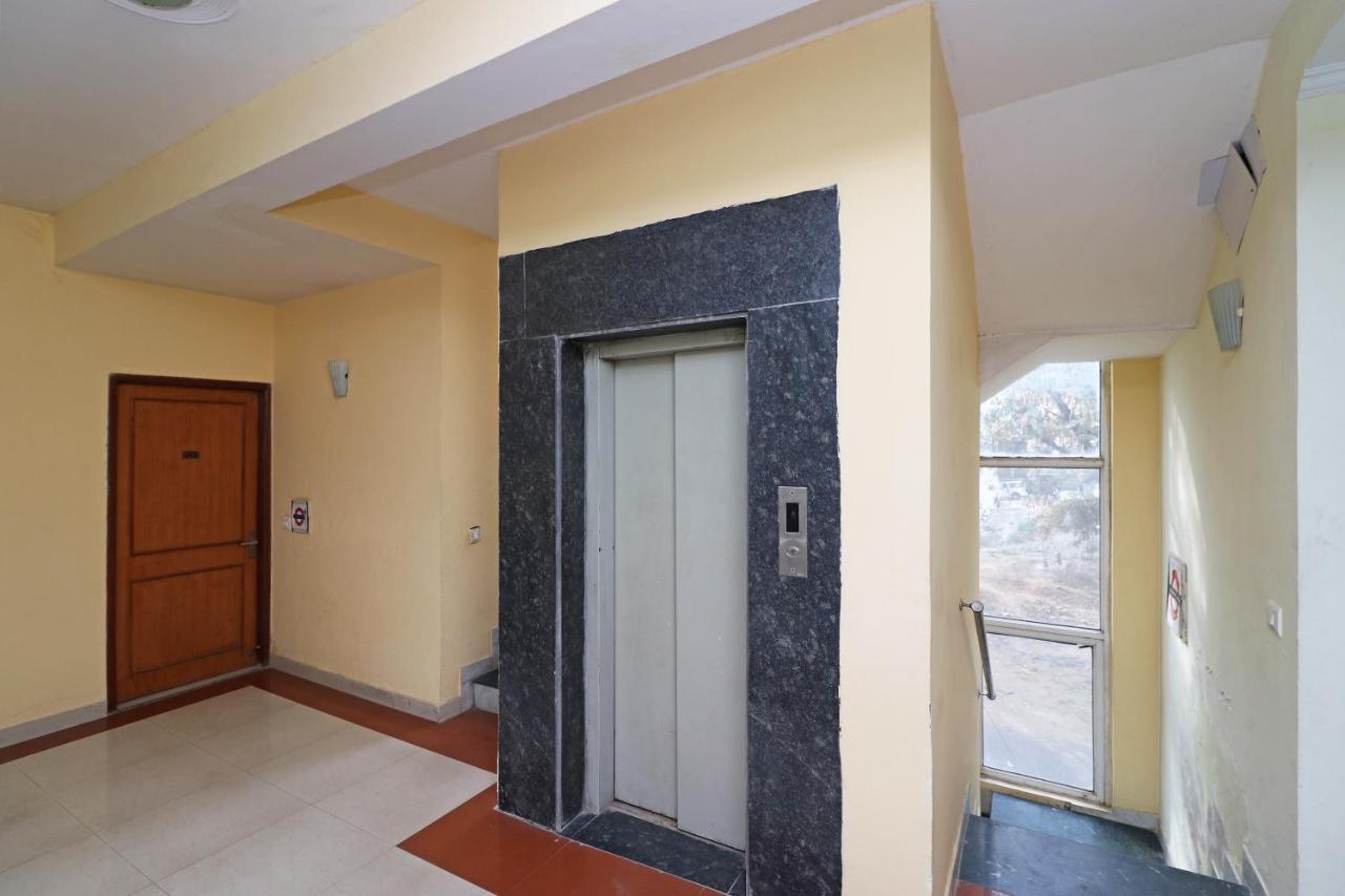 Oyo 6608 Sector 56 Hotel Badshahpur Exterior photo
